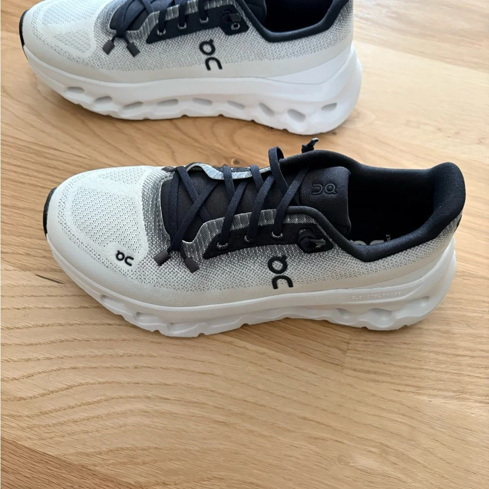 On Running OC Cloudtilt black ivory Women's 8.5 Sneakers NEW - Picture 3 of 7